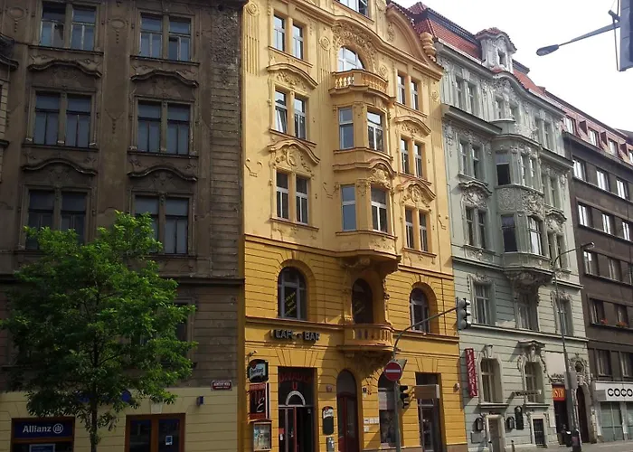 Onefam Miru Hostel Prague